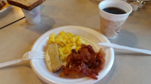 Frühstück im Hotel mit Speck, Ei und Kaffee ;)